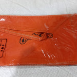 Multipurpose pouch for travel and school, washable, with zip closure.